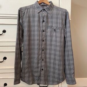 Columbia Men’s Omni Shade Long Sleeve Button Down Shirt. Size Small. EUC